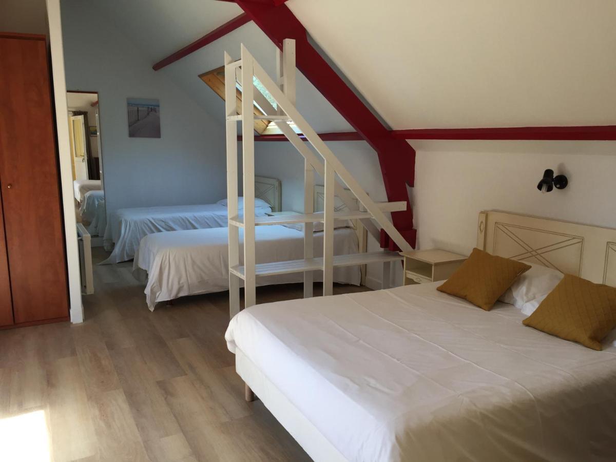 Hotel La Demeure Du Perron Quettehou Esterno foto