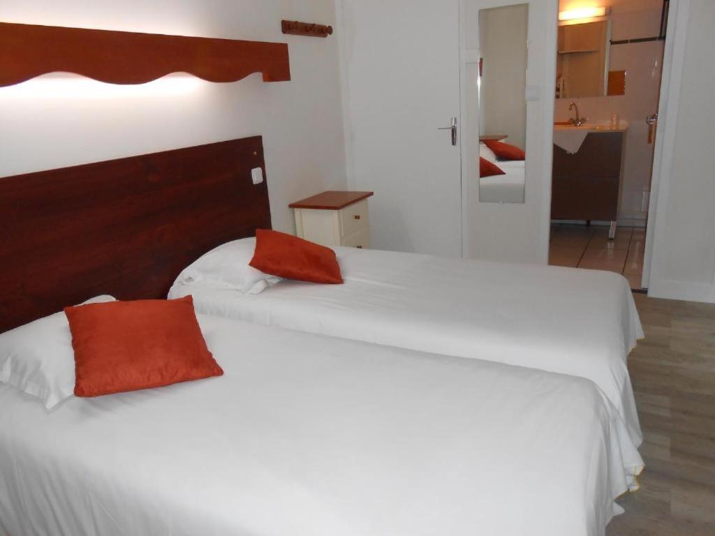 Hotel La Demeure Du Perron Quettehou Esterno foto
