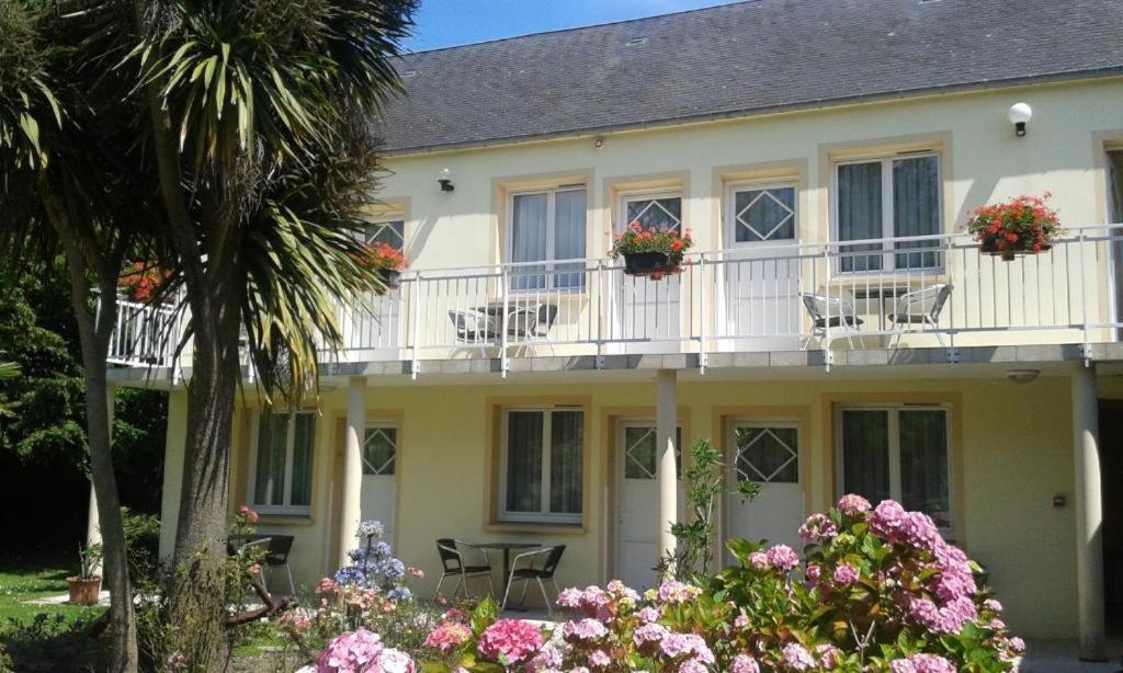Hotel La Demeure Du Perron Quettehou Esterno foto
