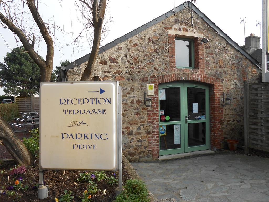 Hotel La Demeure Du Perron Quettehou Esterno foto