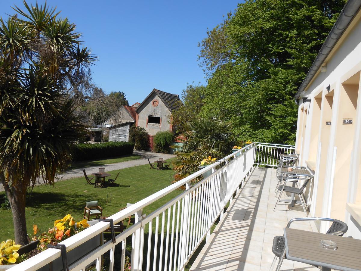 Hotel La Demeure Du Perron Quettehou Esterno foto