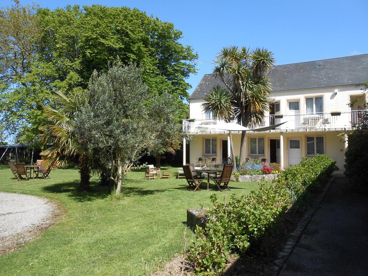 Hotel La Demeure Du Perron Quettehou Esterno foto